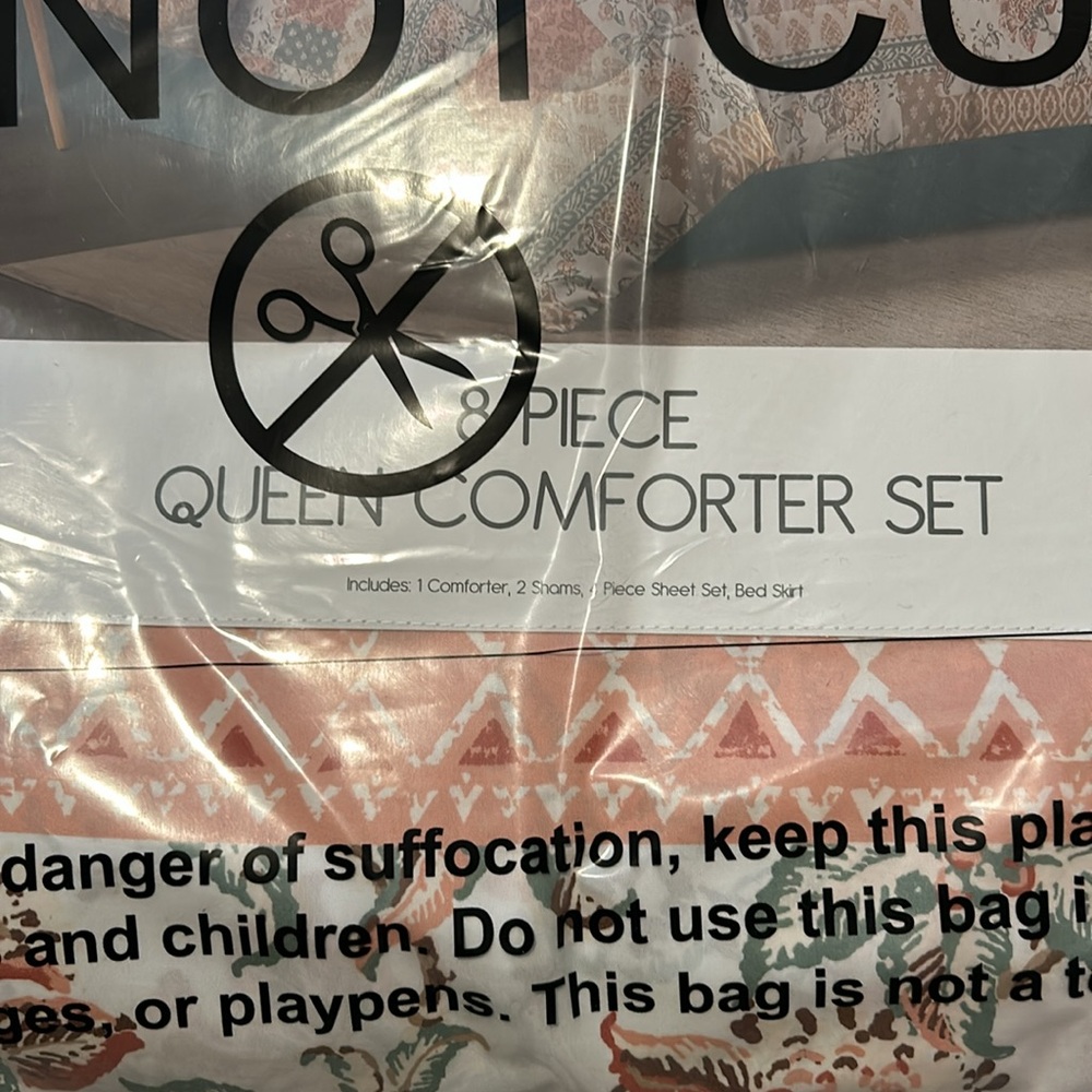 Queen comforter Set - Picture 3 of 6